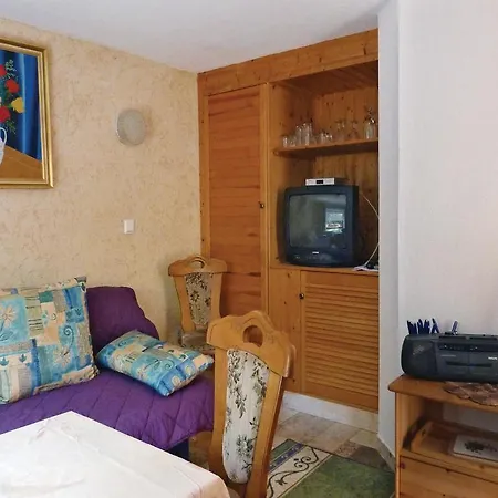 Apartment One-bedroom 0 07 *